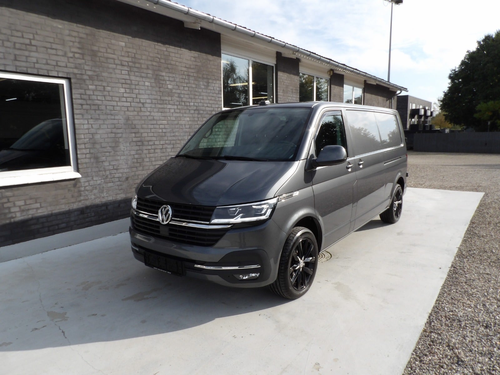 VW Transporter 2023