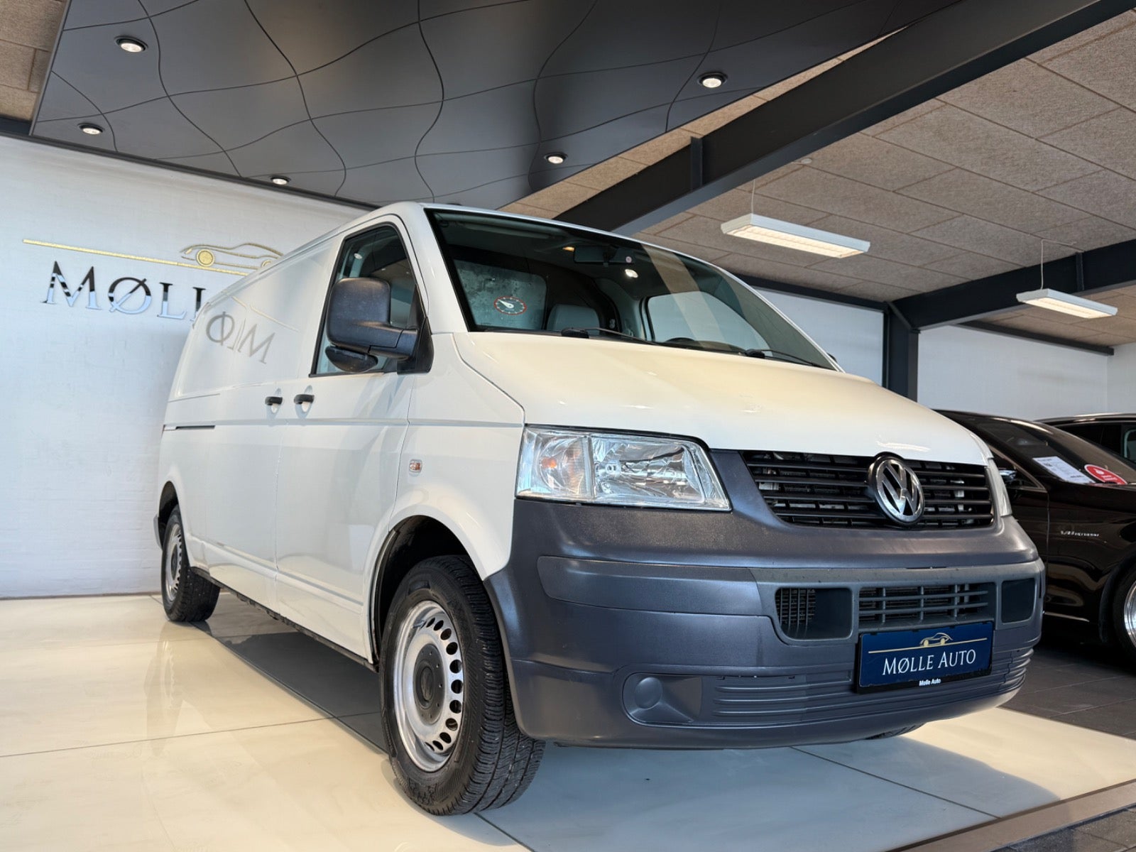 Billede af VW Transporter 2,5 TDi 130 Kassevogn lang