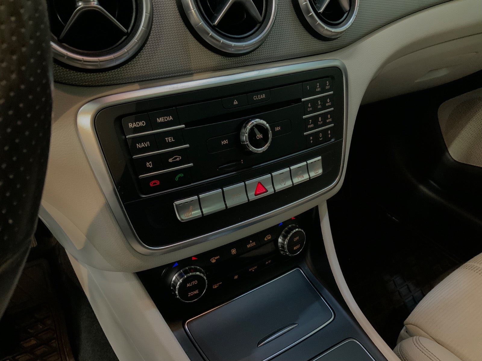 Mercedes-Benz CLA 200