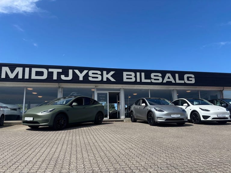 Tesla Model Y Long Range AWD