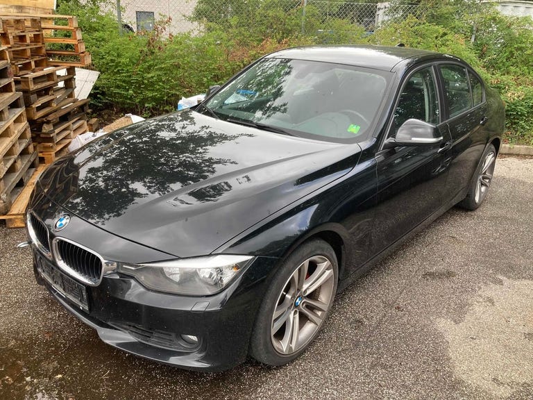 BMW 320i 