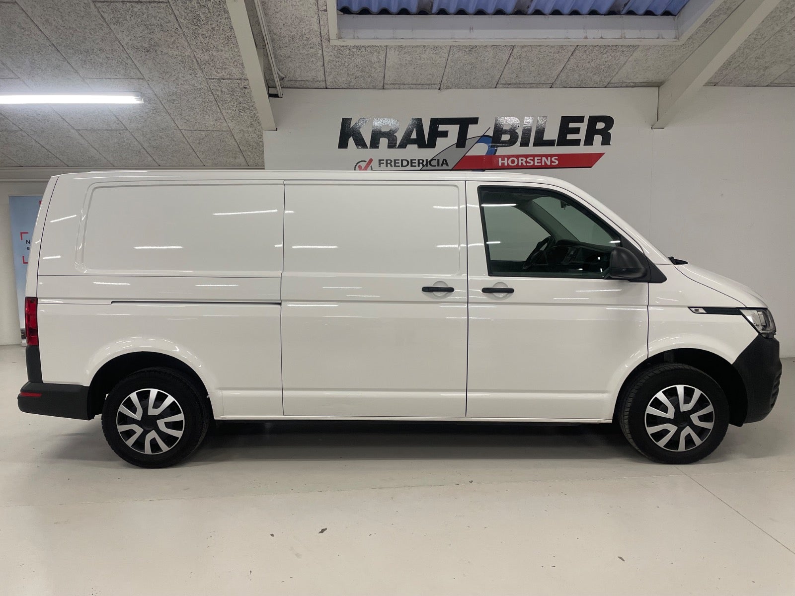 Billede af VW Transporter 2,0 TDi 110 Kassevogn lang