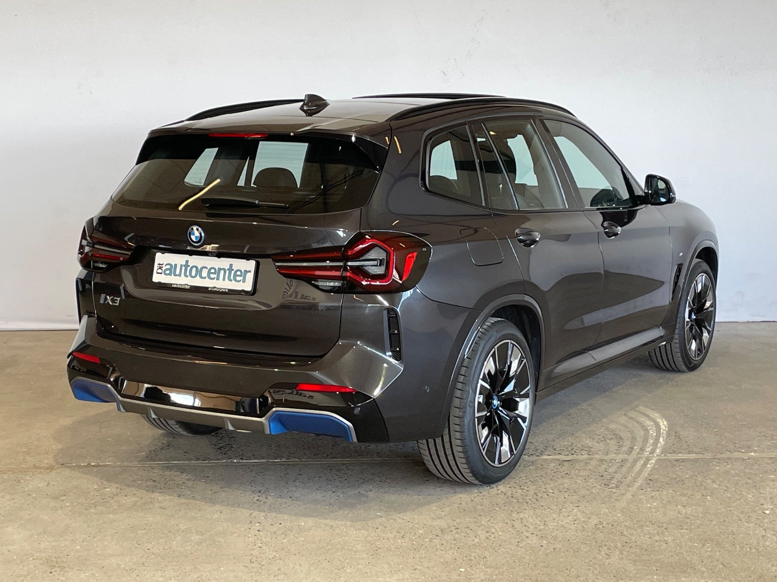 BMW iX3 Charged Plus M-Sport