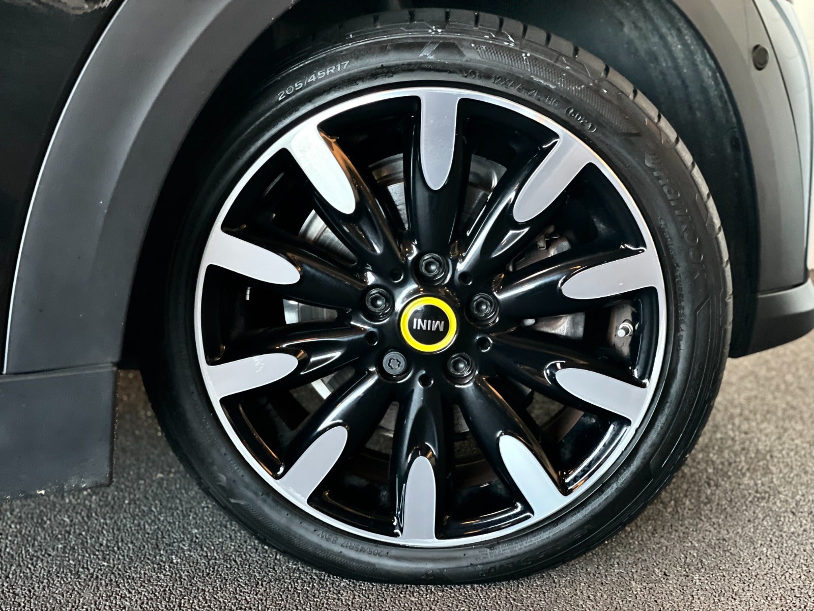 MINI Cooper SE Yours Trim