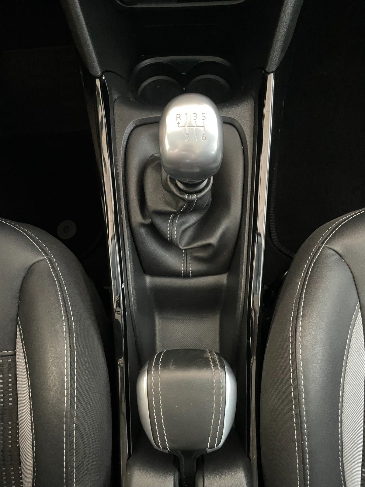 Billede af Peugeot 2008 1,2 PureTech 110 Prestige Sky