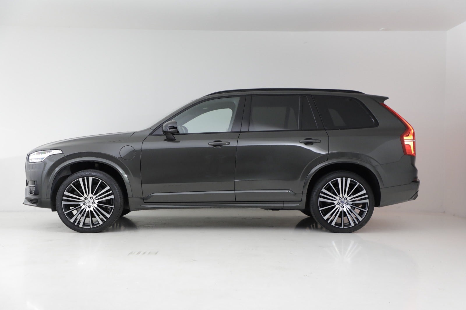 Volvo XC90 2,0 T8 ReCharge R-Design aut. AWD 7prs