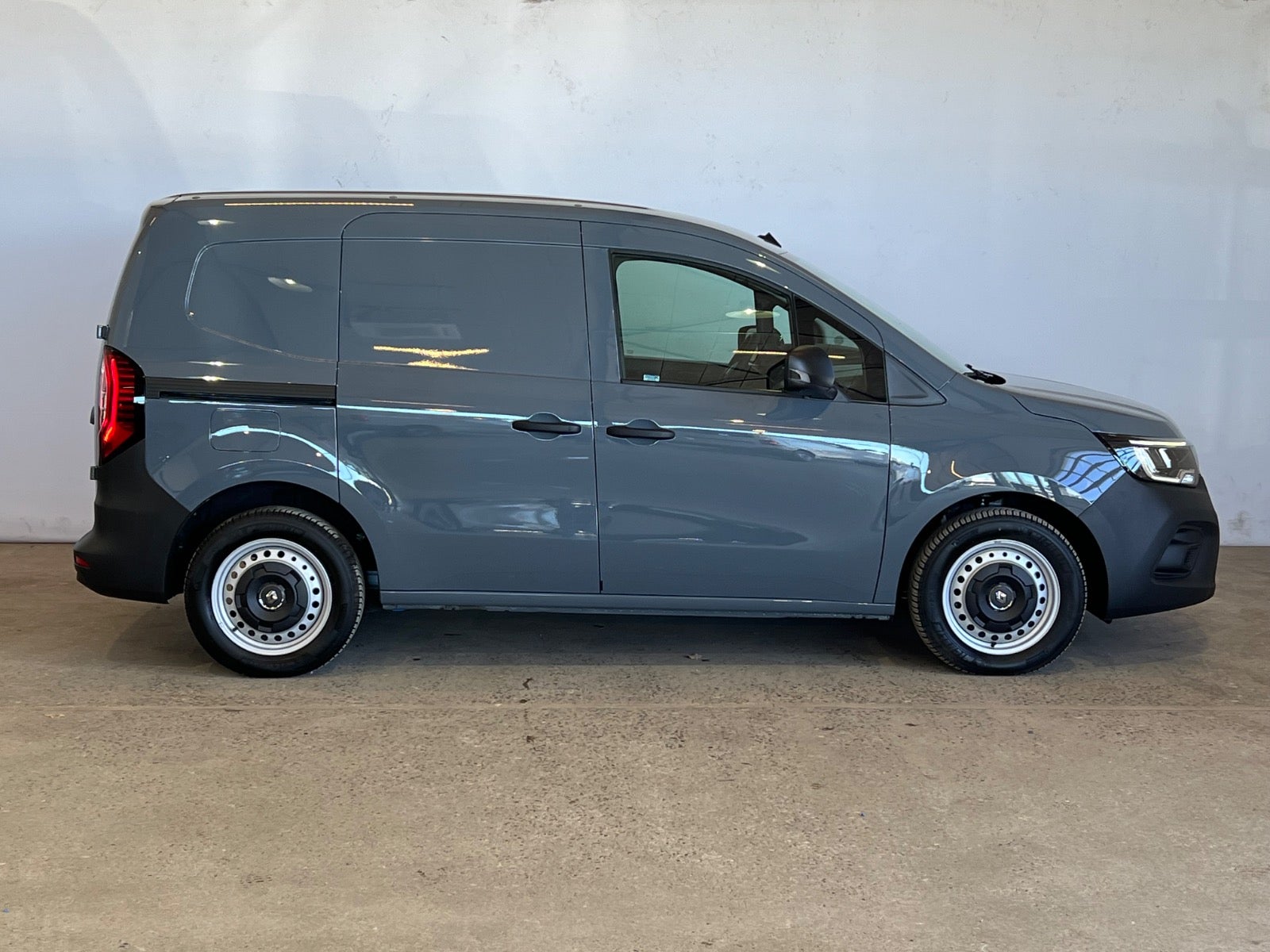 Renault Kangoo E-Tech L2 Van
