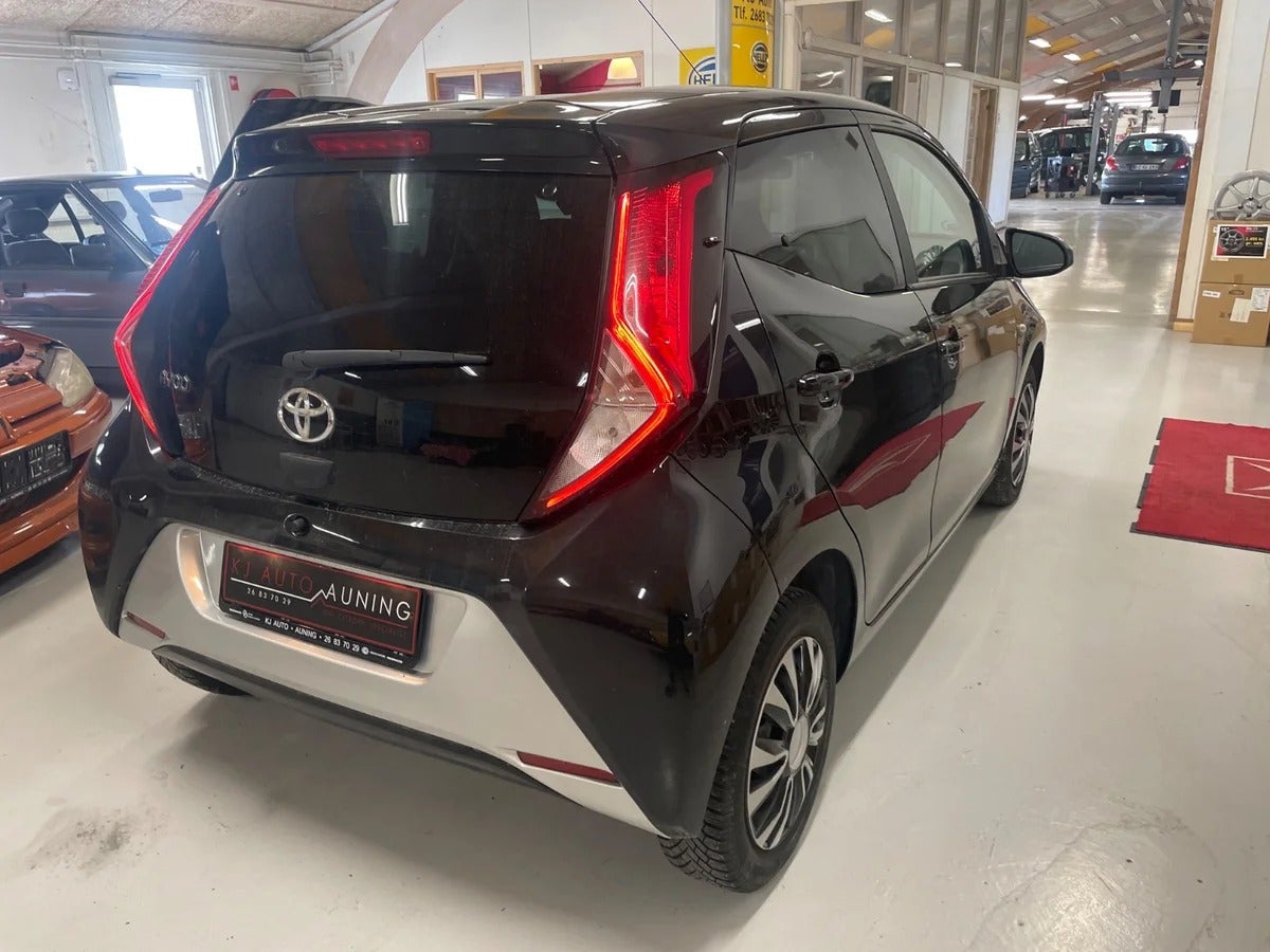 Toyota Aygo VVT-i x-play x-shift