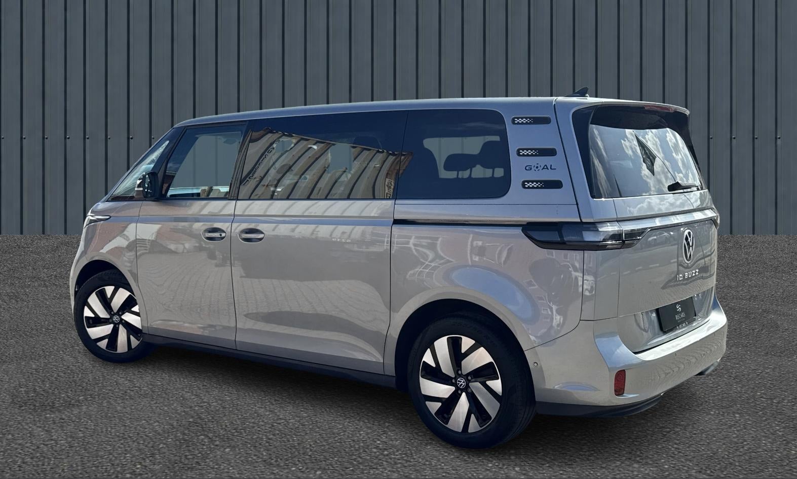 VW ID. Buzz LWB thumbnail 4