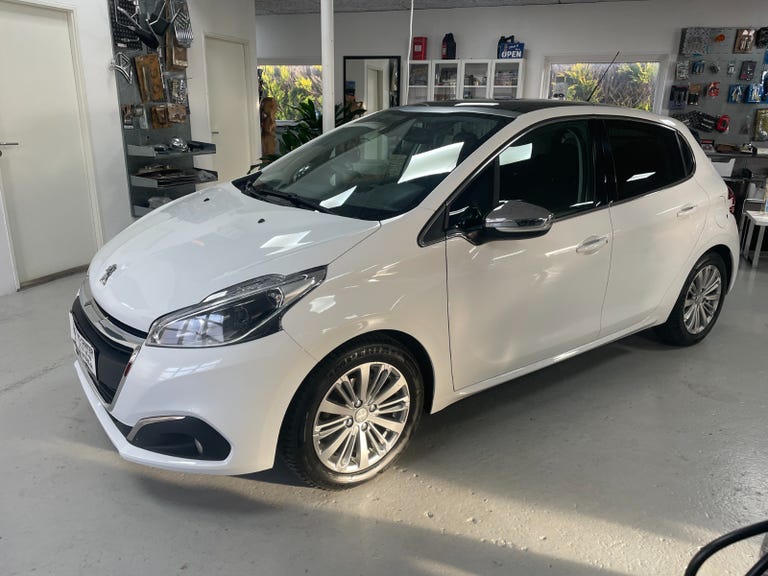 Peugeot 208 BlueHDi 100 Allure Sky