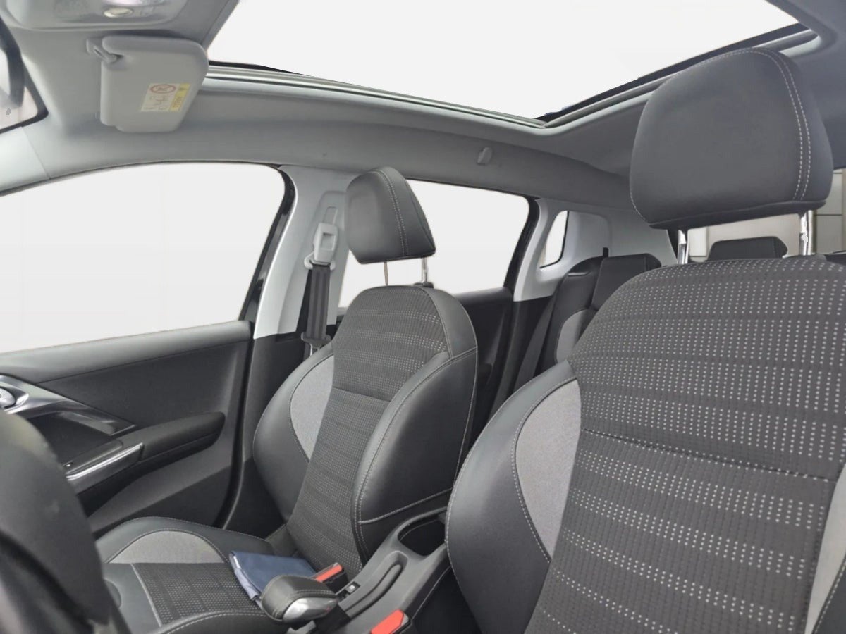 Billede af Peugeot 2008 1,2 e-THP 110 Allure Sky