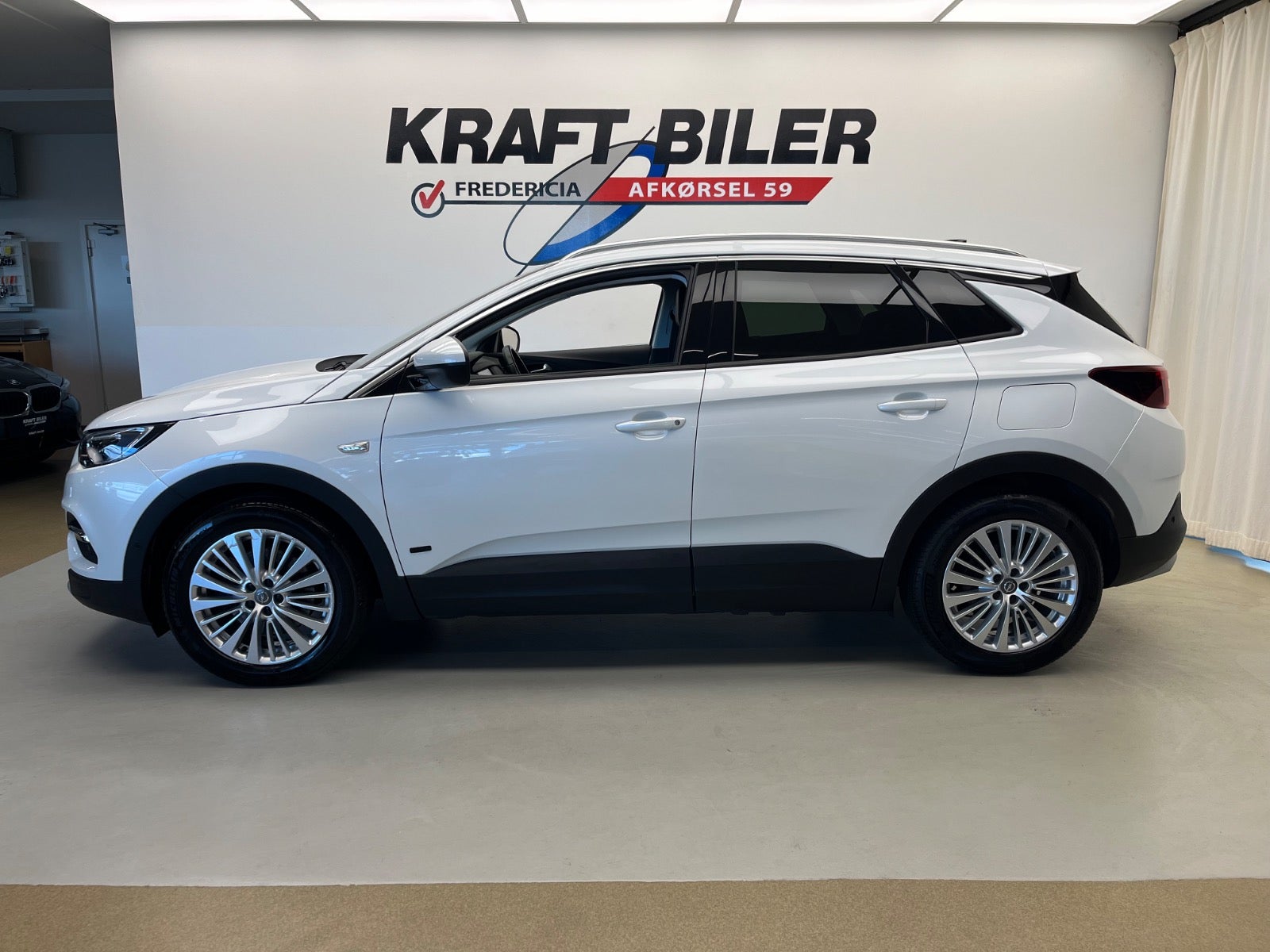 Billede af Opel Grandland X 1,6 Hybrid Innovation aut.
