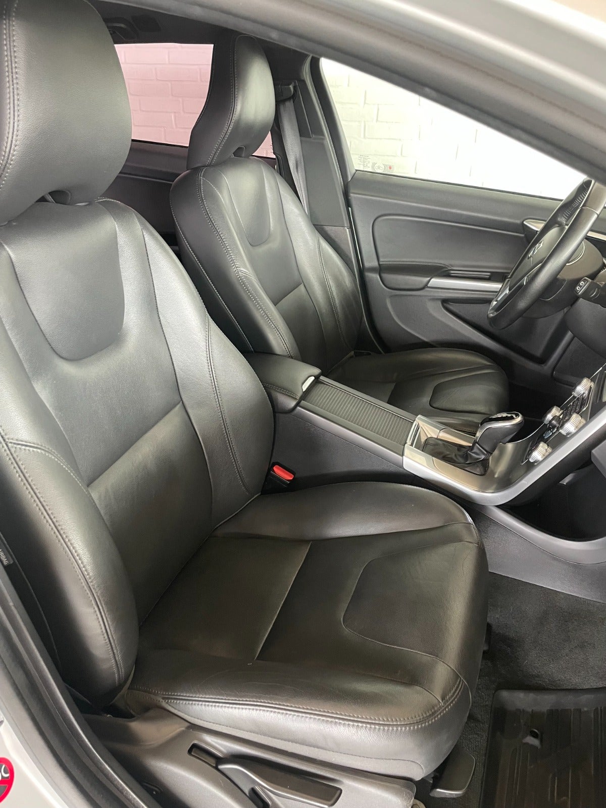 Billede af Volvo V60 CC 2,0 D3 150 Momentum aut.