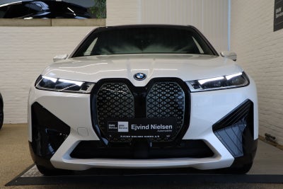 BMW iX xDrive40 Fully Charged