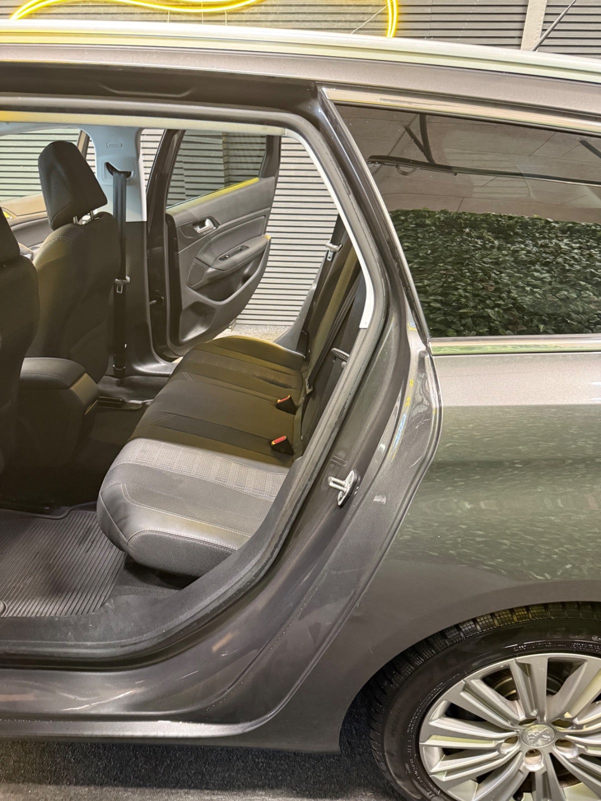 Billede af Peugeot 308 1,5 BlueHDi 130 Allure Sky SW