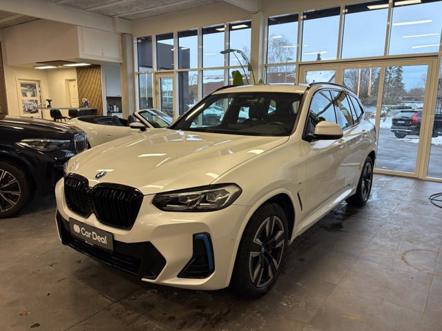 BMW iX3 billede