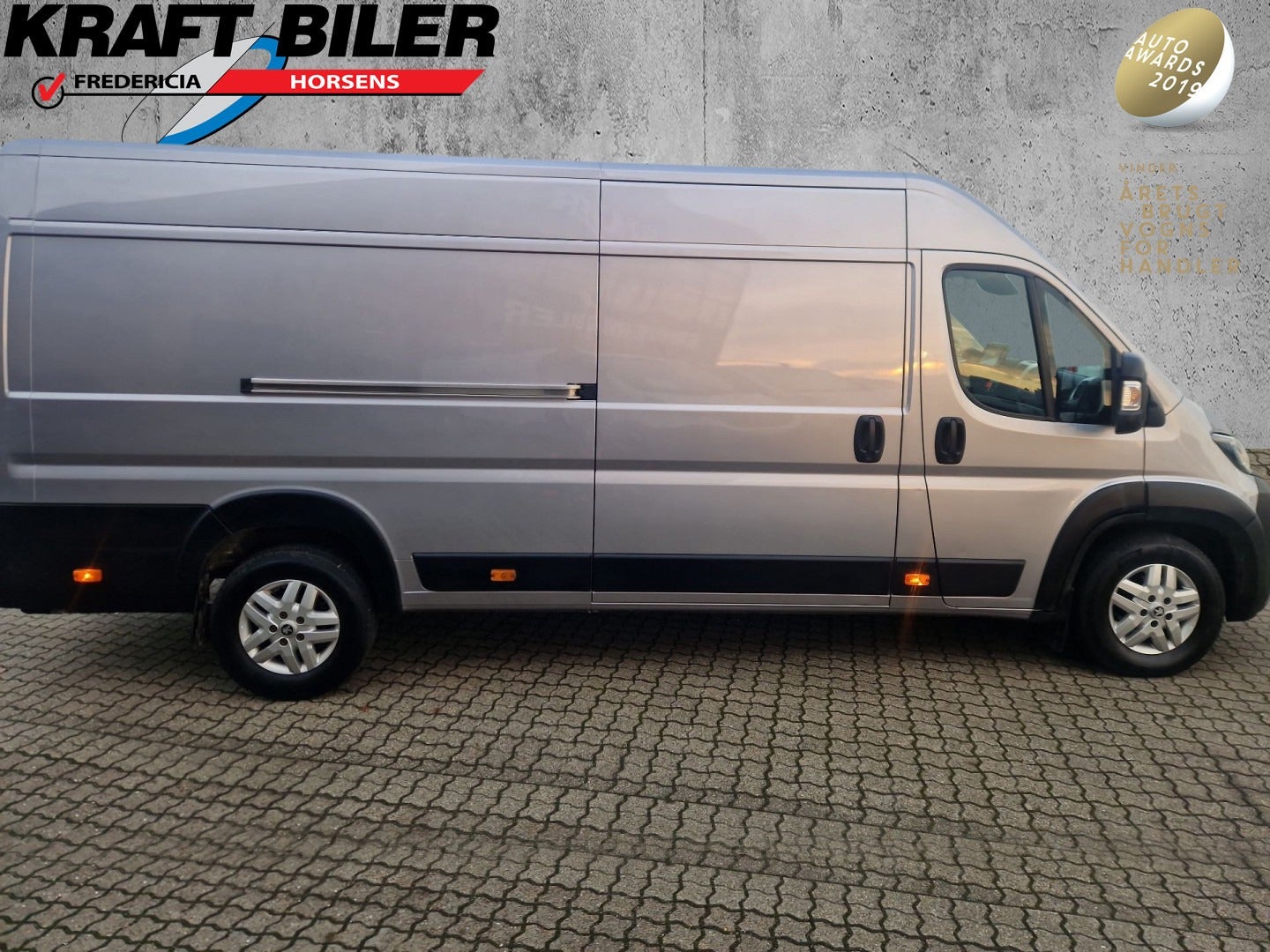 Billede af Peugeot Boxer 335 2,2 BlueHDi 165 L4H2 Ultimate