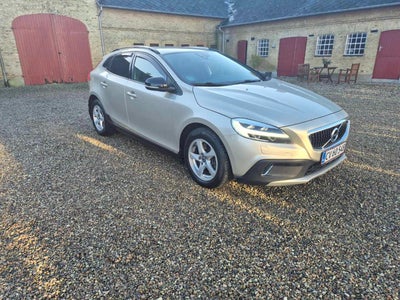 Volvo V40 CC 2,0 D2 120 Momentum 5d
