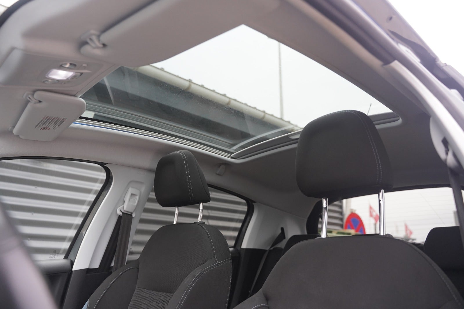 Billede af Peugeot 208 1,2 VTi Allure Sky