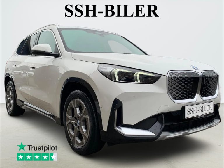 BMW iX1 eDrive20 X-Line