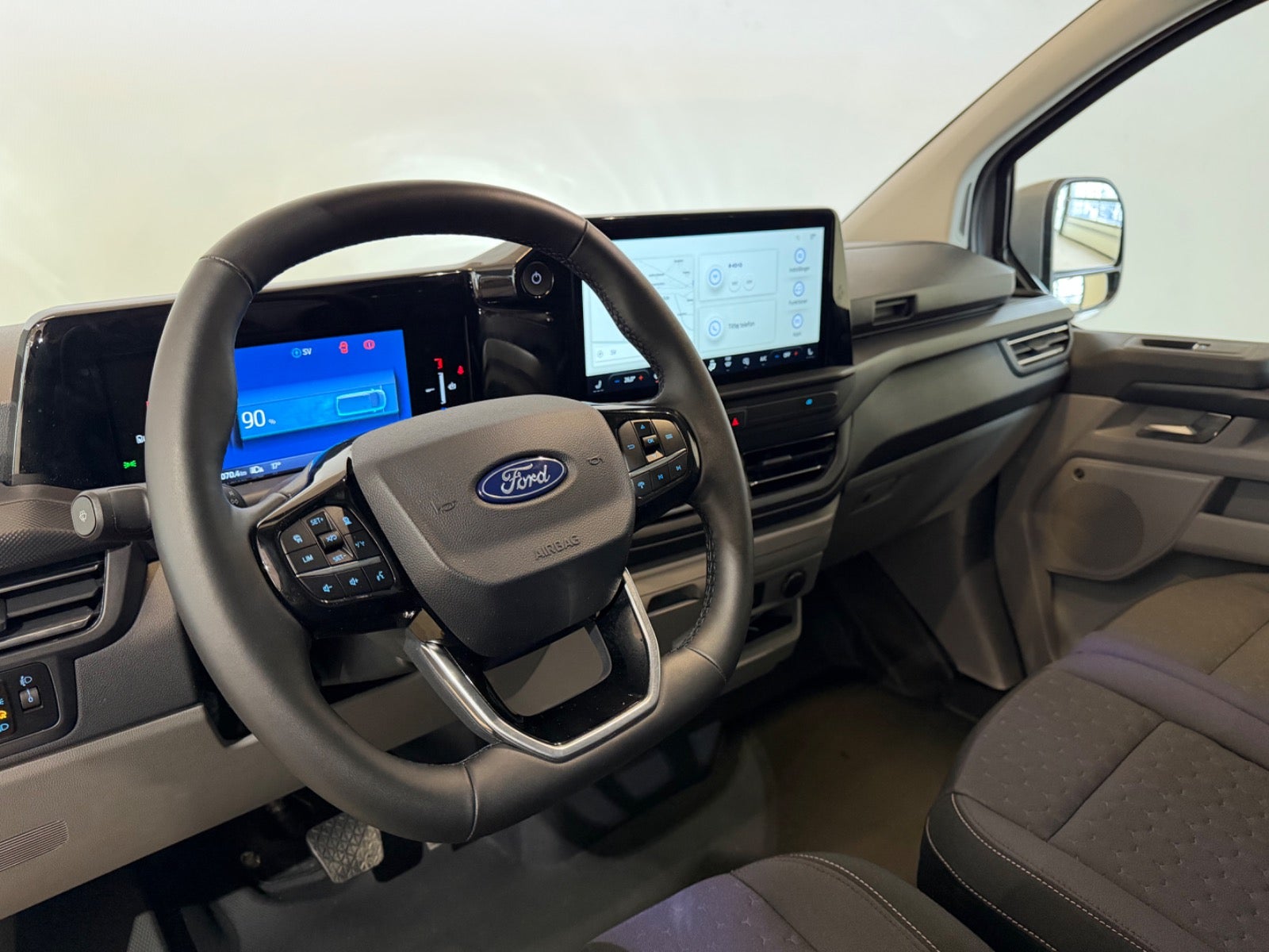 Ford E-Transit Custom 320L Limited
