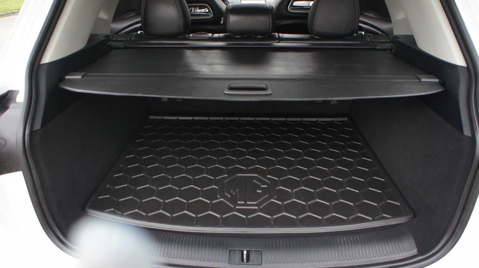 MG EHS PHEV Luxury