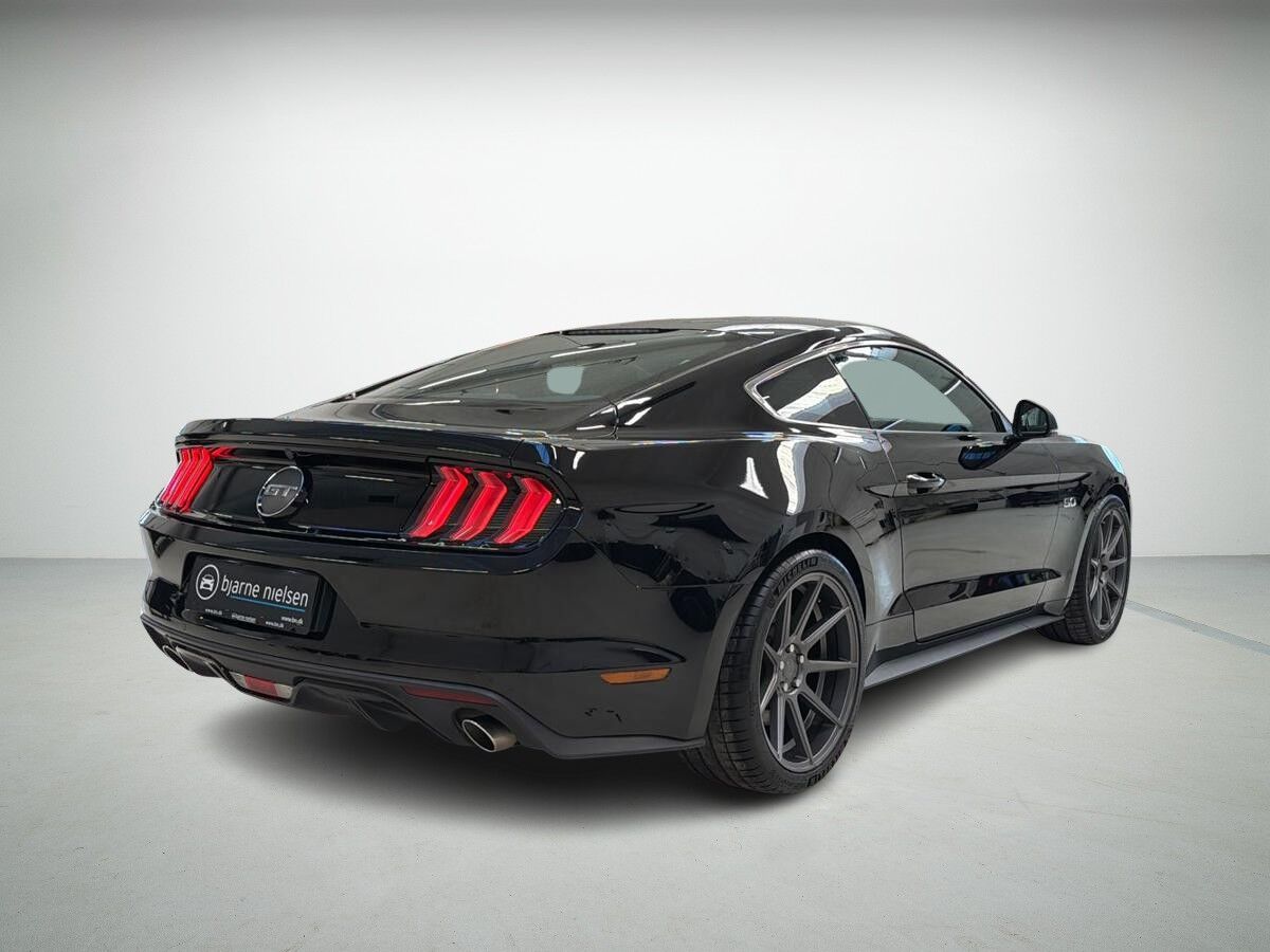 Ford Mustang V8 GT Fastback billede 2
