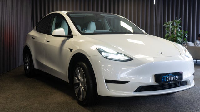 Tesla Model Y  RWD