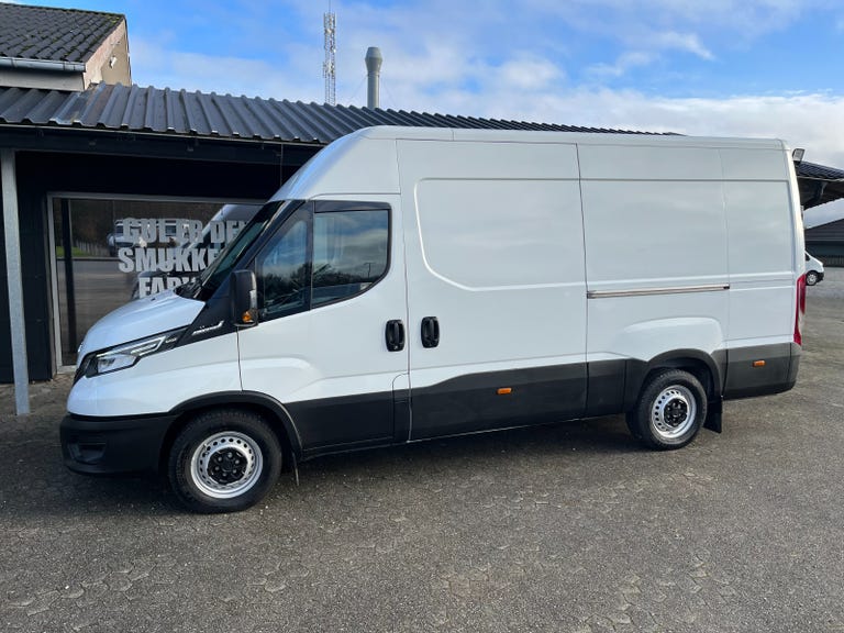 Iveco Daily 35S18 12m³ Van AG8