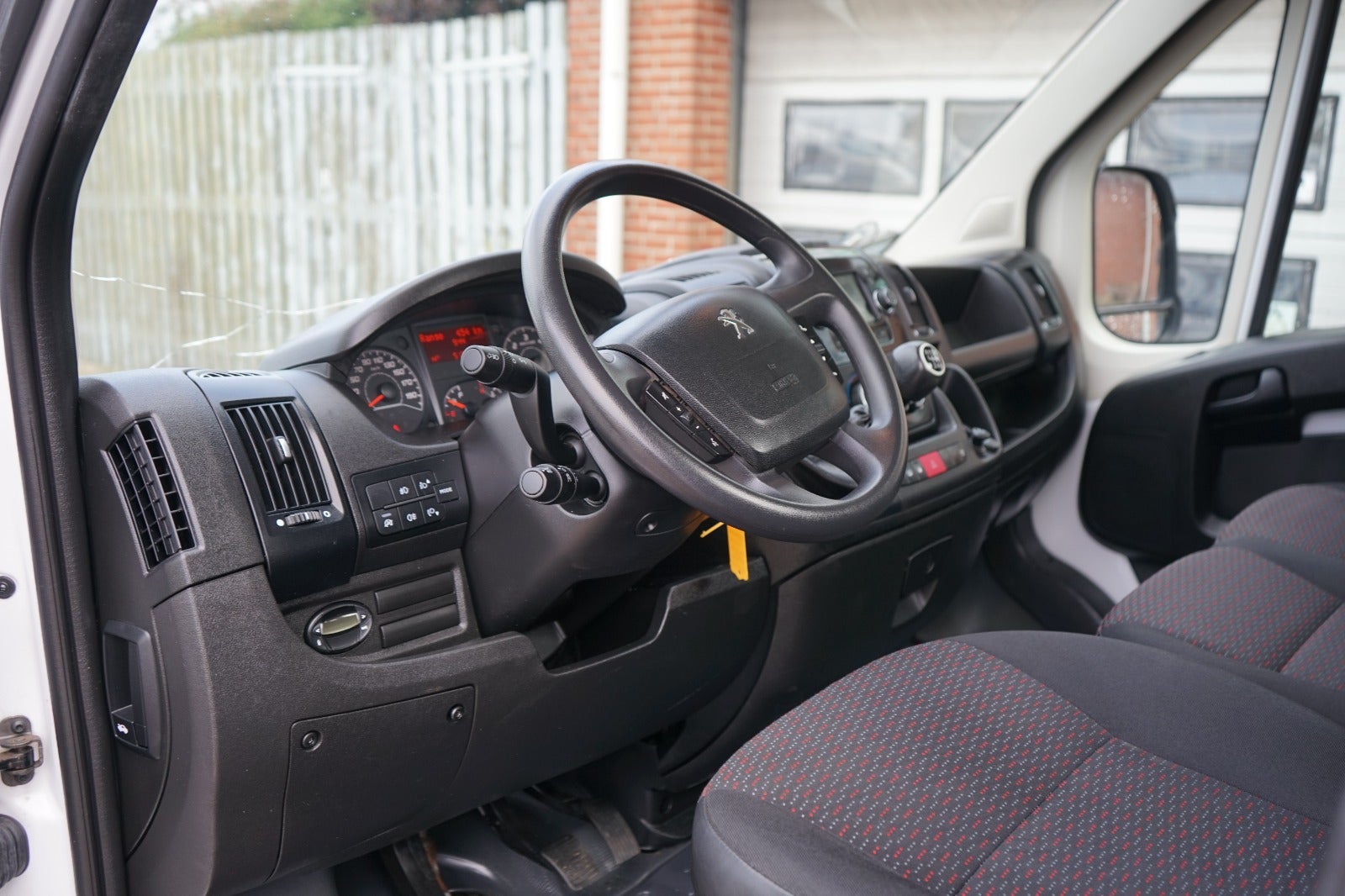 Billede af Peugeot Boxer 335 2,2 BlueHDi 165 L2 Plus