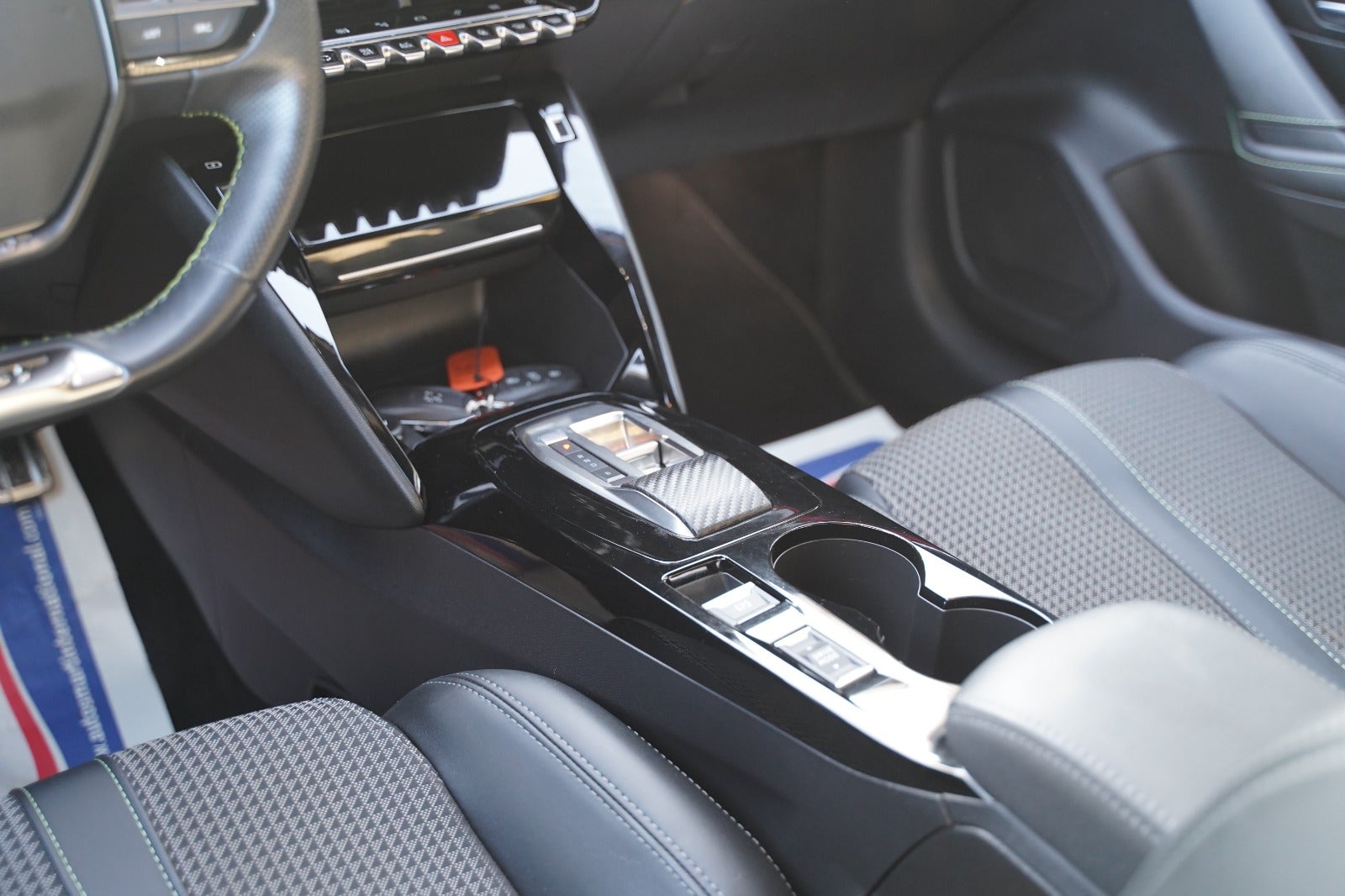 Billede af Peugeot e-208 50 GT Prime+