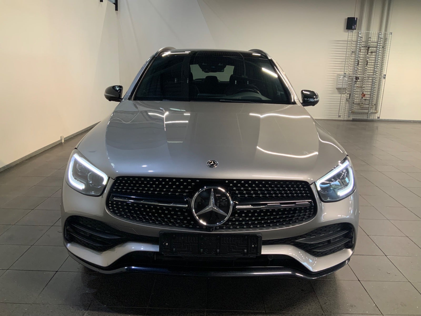 Mercedes-Benz GLC 300 d (2/8)