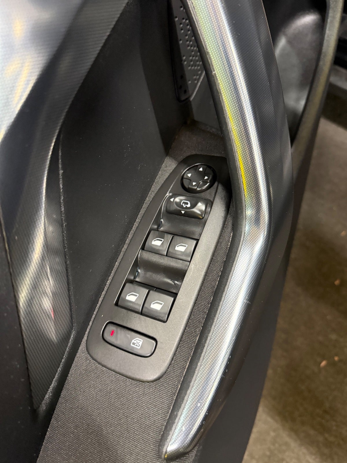 Billede af Peugeot 2008 1,2 e-THP 110 Allure Sky