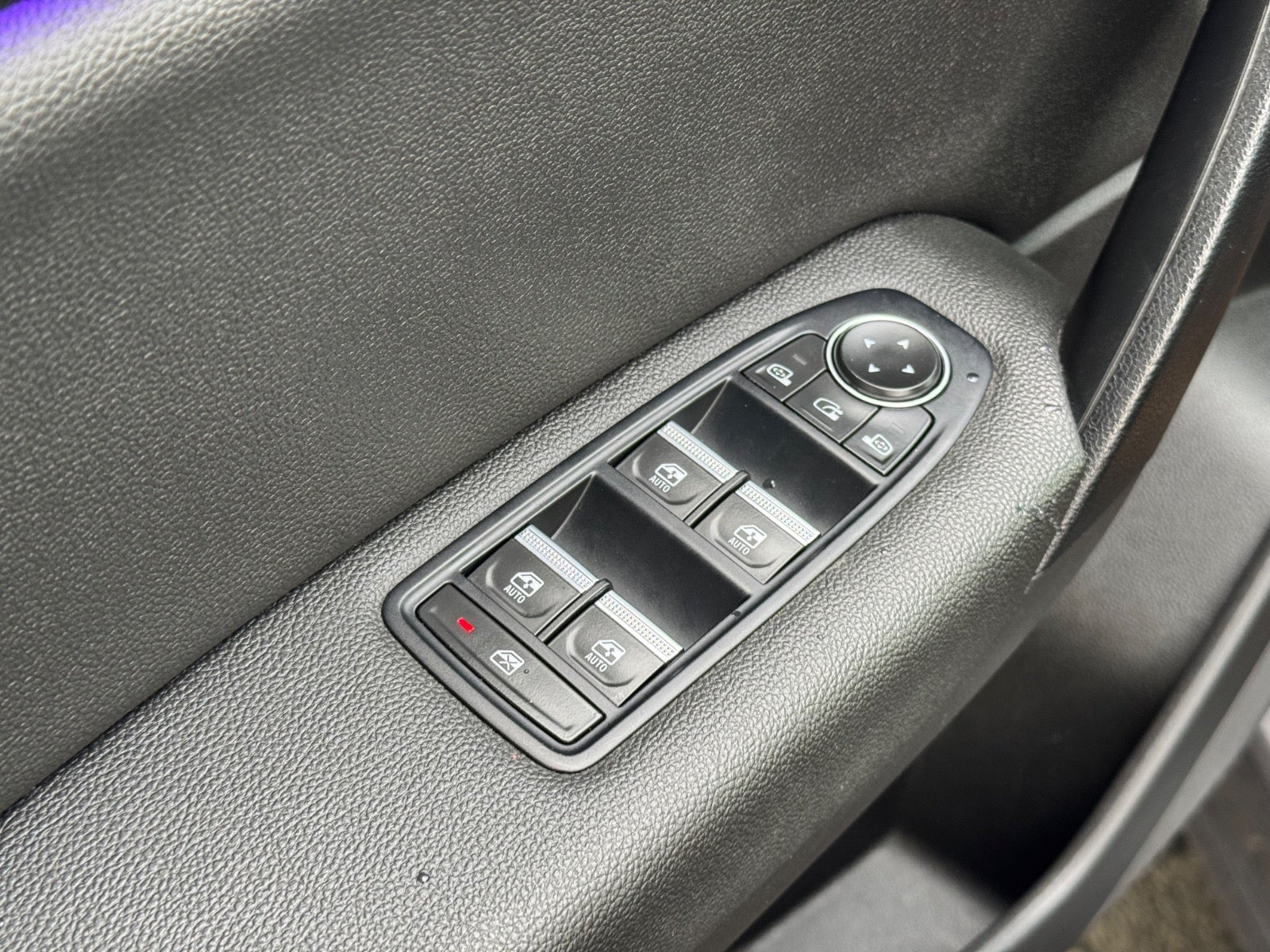 Billede af Renault Captur 1,6 E-Tech Intens