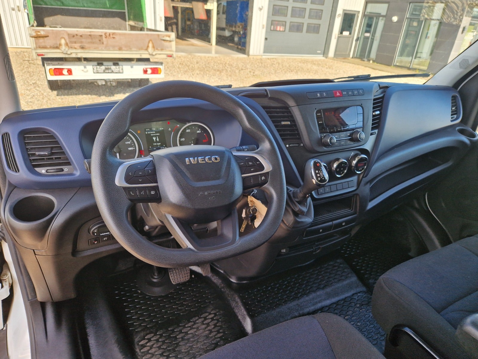 Billede af Iveco Daily 2,3 35S14 Alukasse m/lift