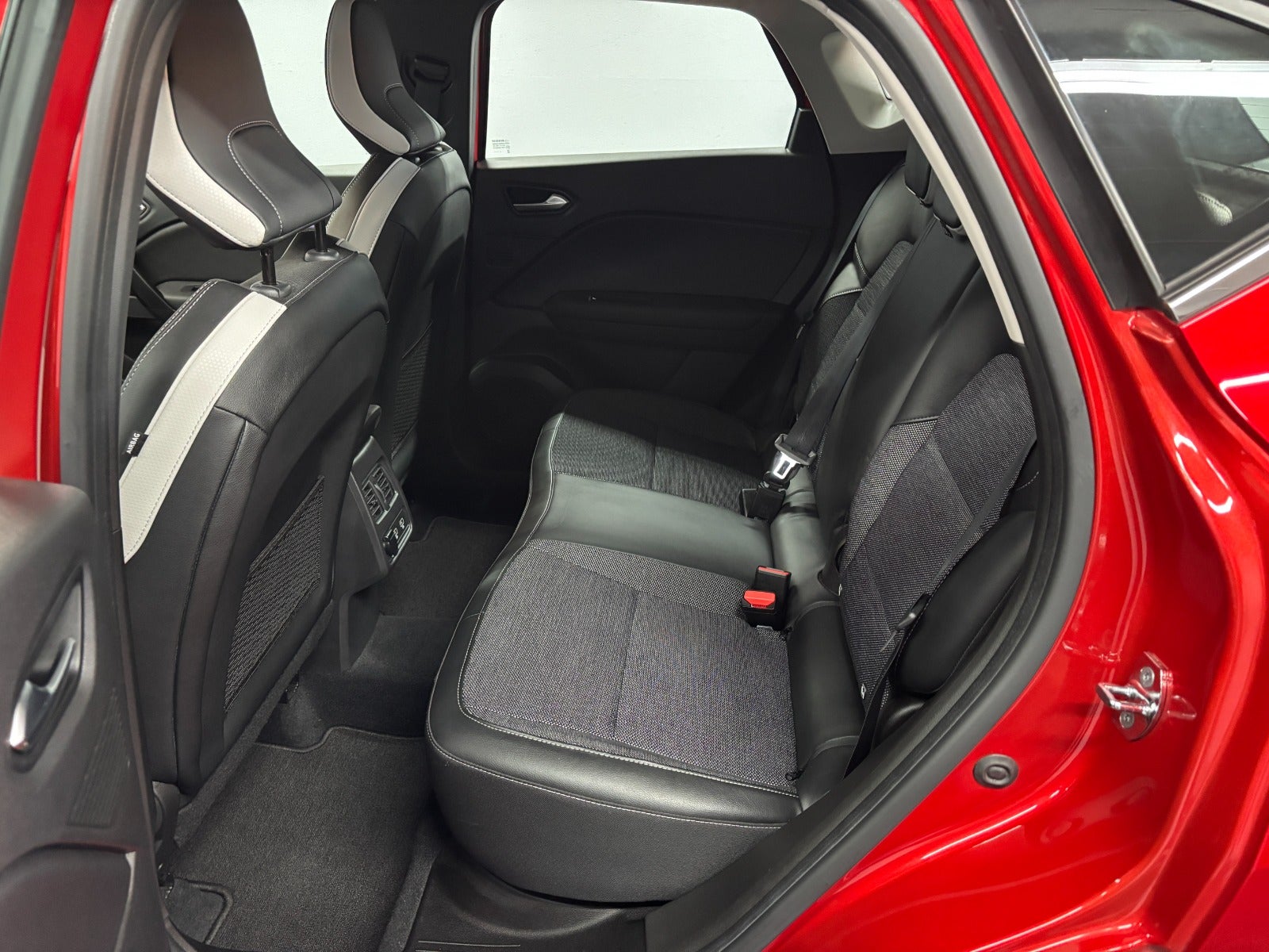 Billede af Renault Captur 1,6 E-Tech Intens