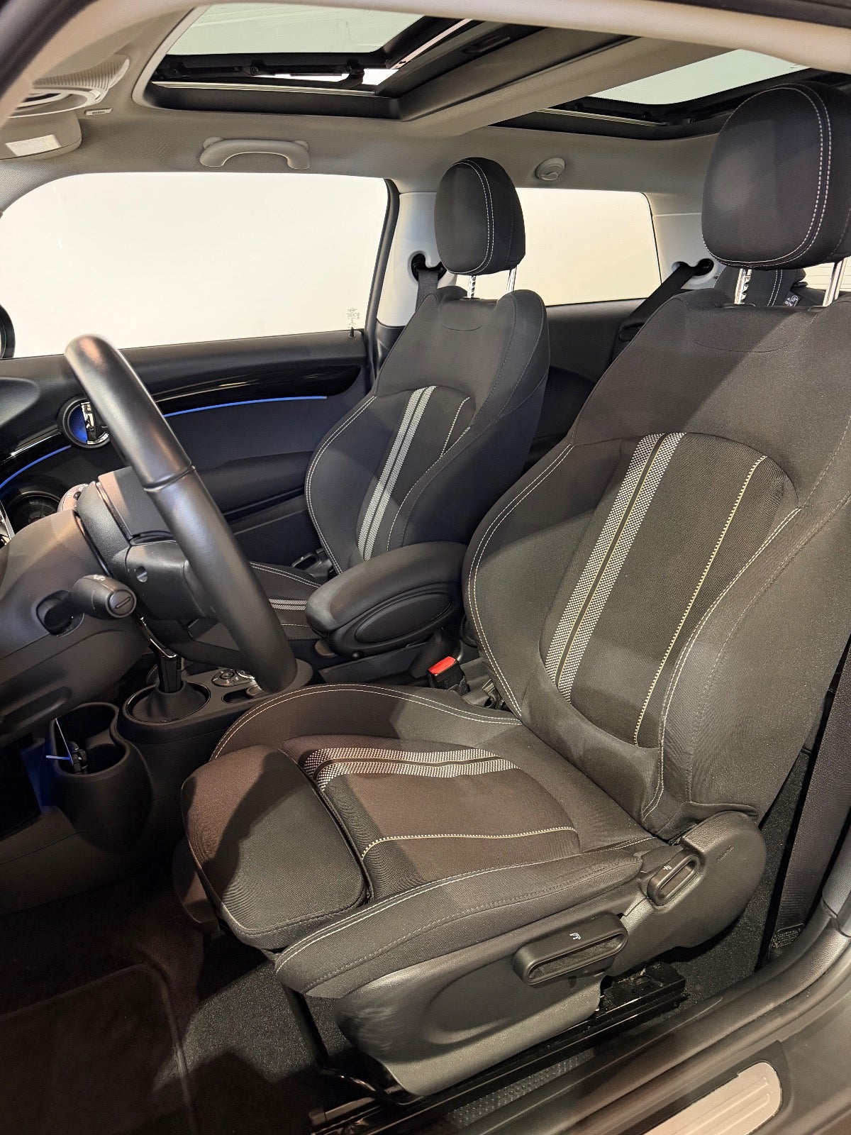 MINI Cooper SE Essential