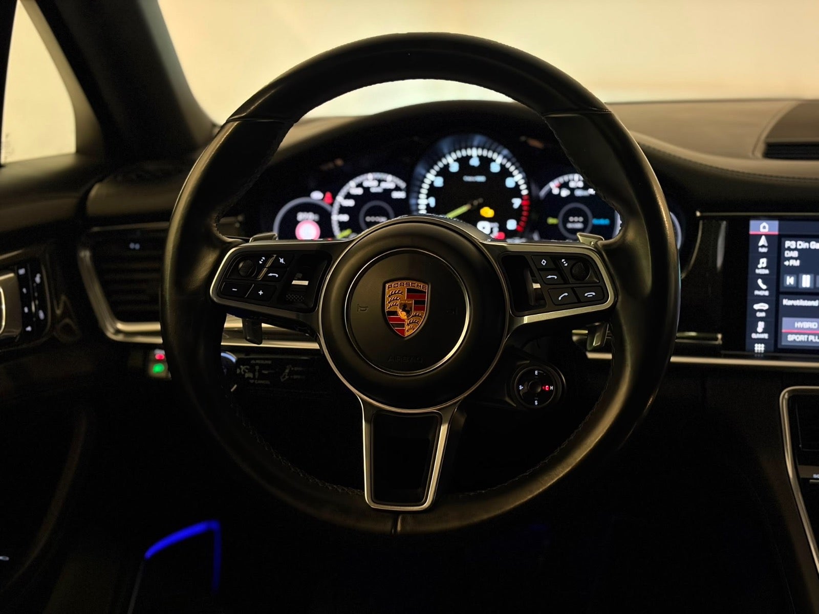 Porsche – Panamera 4