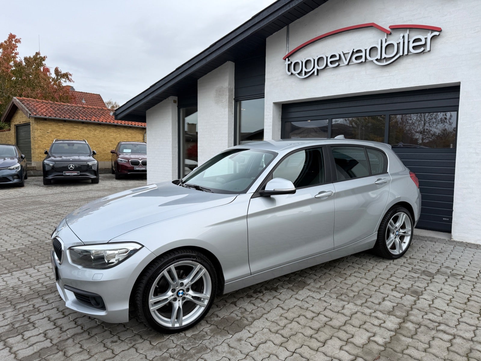 BMW 118i Connected aut.