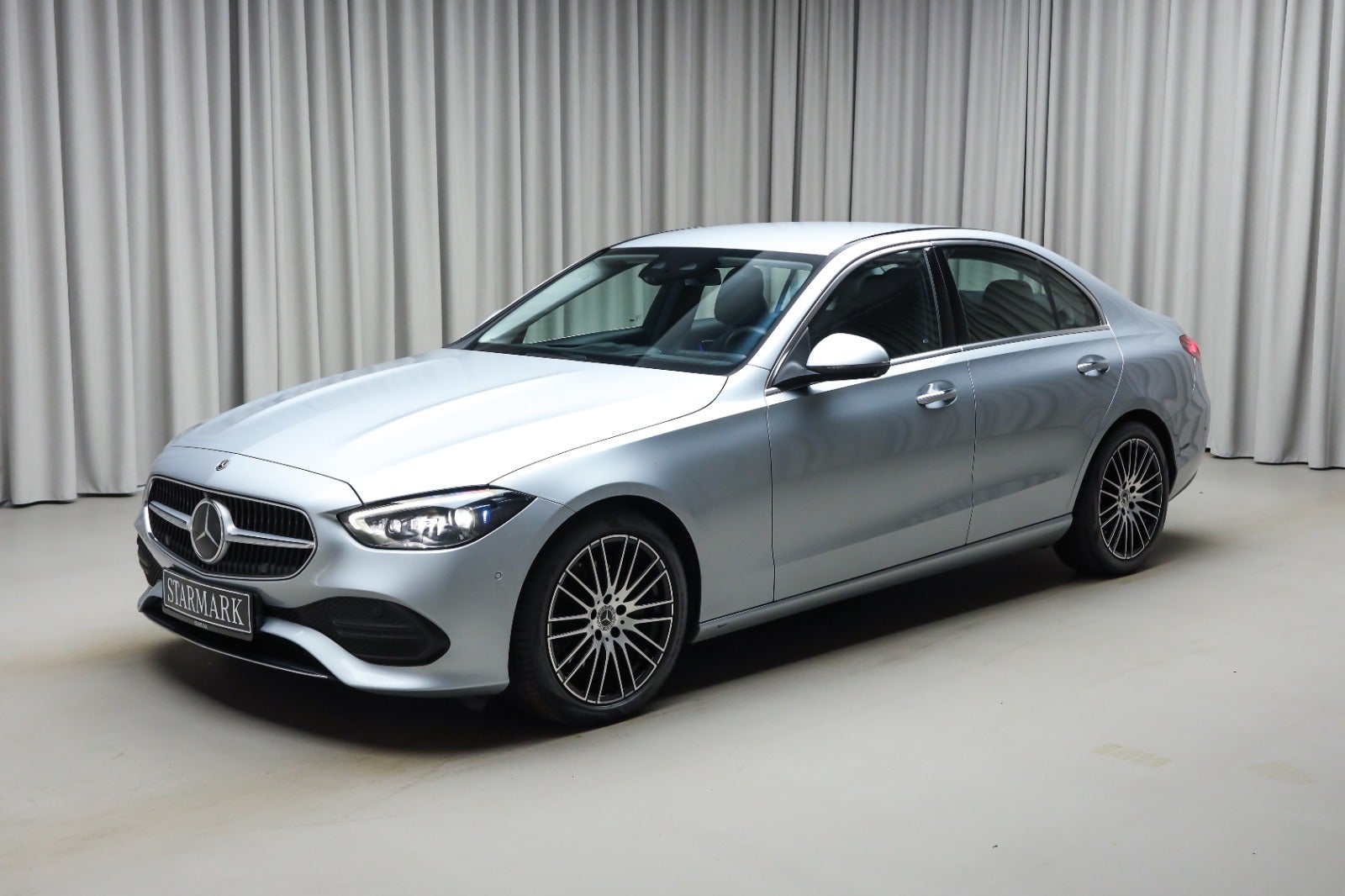 Mercedes-Benz C 220 d (2/8)