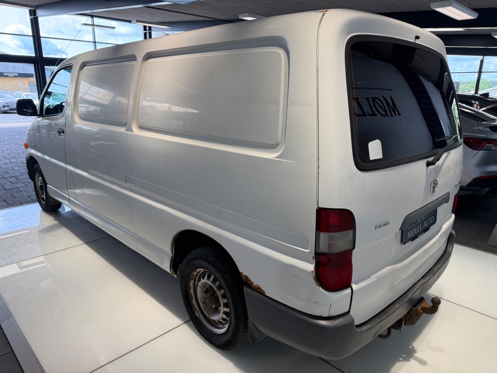 Billede af Toyota HiAce 2,5 D-4D 88 Komfort lang