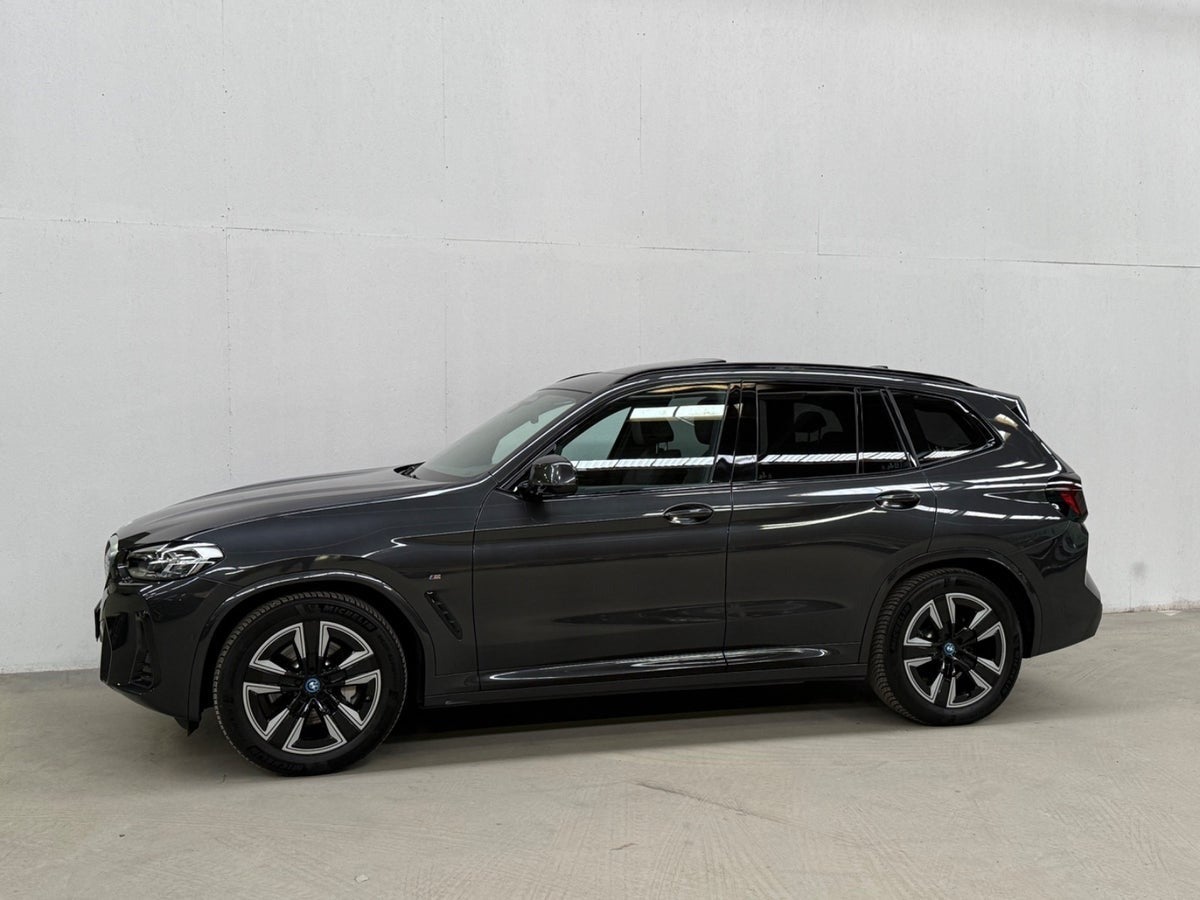 BMW iX3 Charged M-Sport A