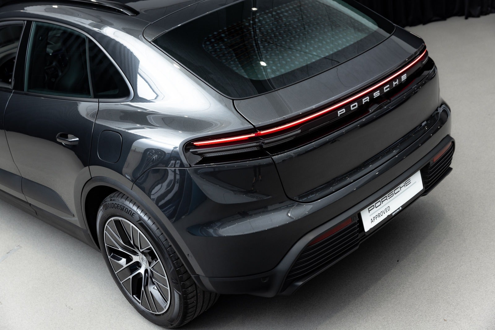 Gallery image 18 of 23