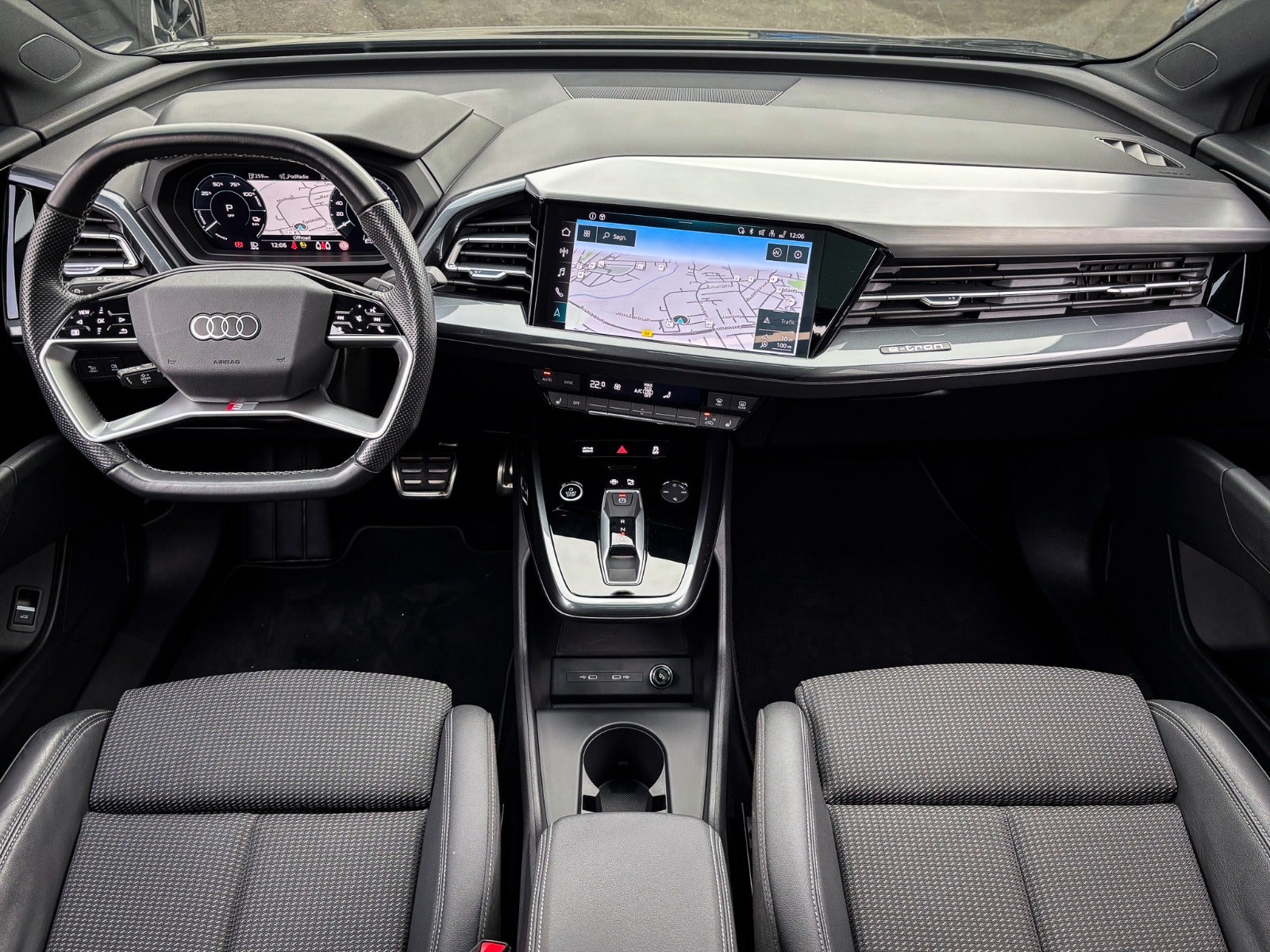 Billede af Audi Q4 e-tron 55 S-line Sportback quattro