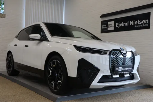 BMW iX xDrive40 Fully Charged Sport