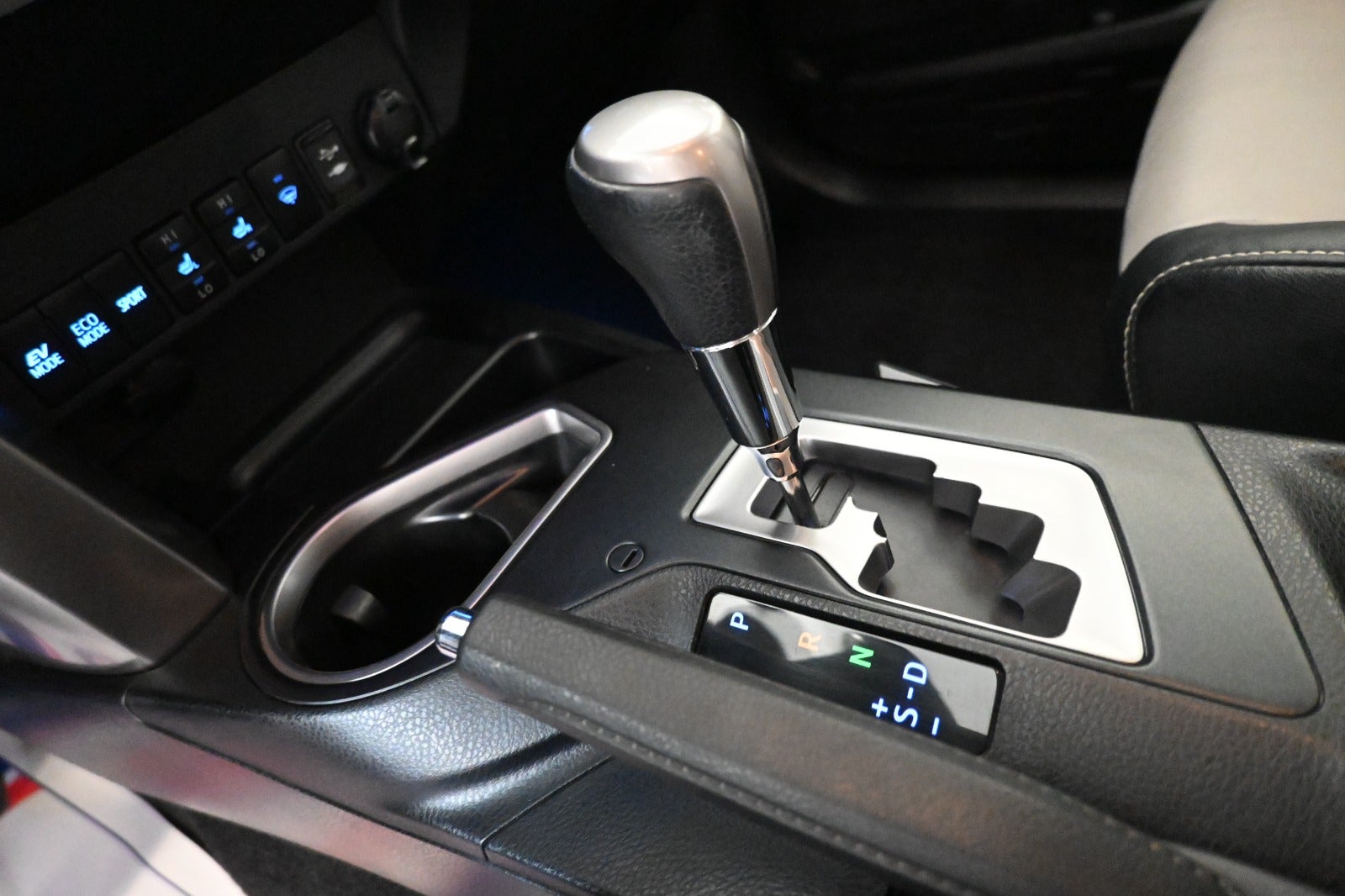Toyota RAV4 Hybrid H4 MDS 4x4