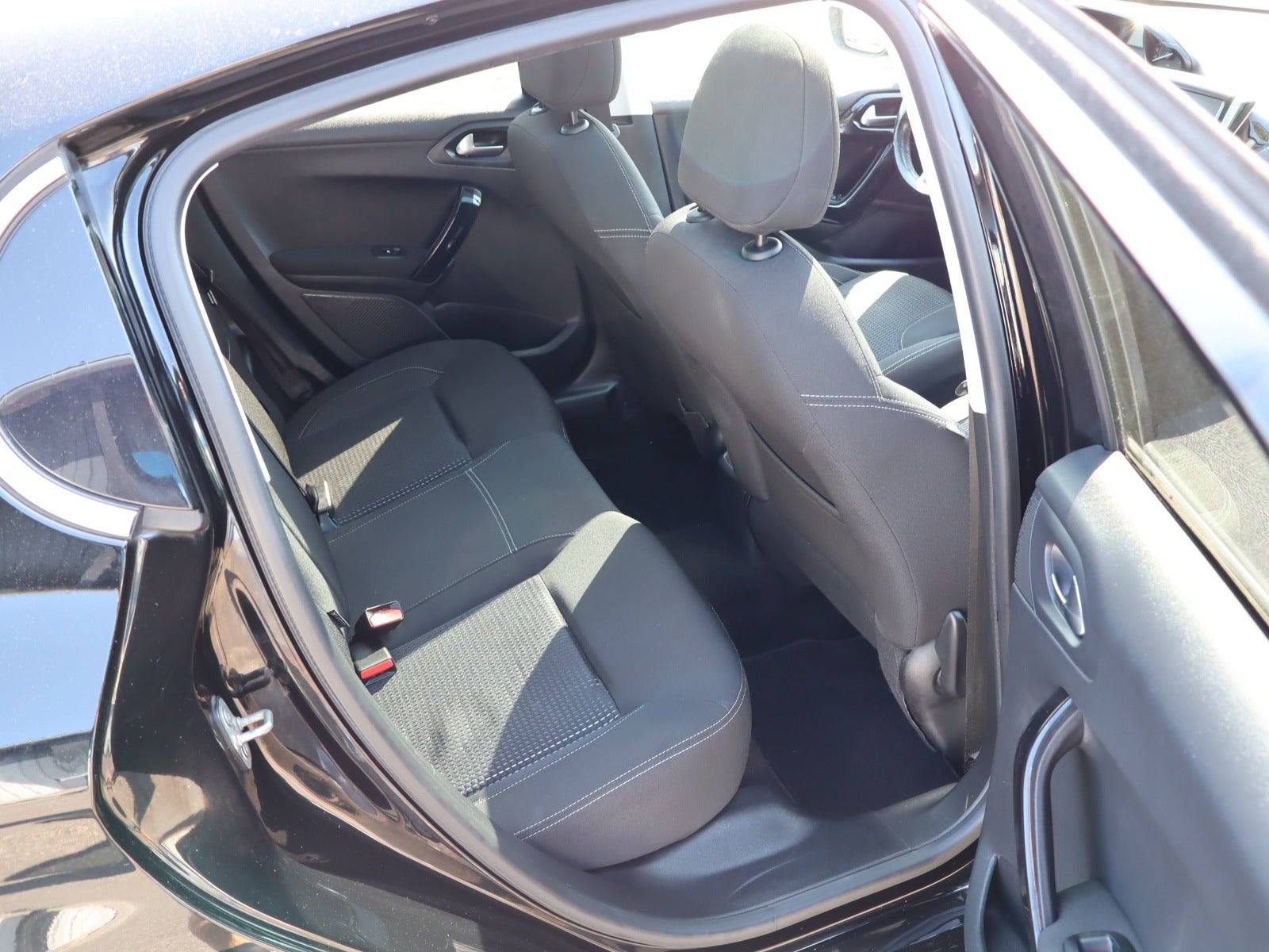 Billede af Peugeot 208 1,6 BlueHDi 100 Allure
