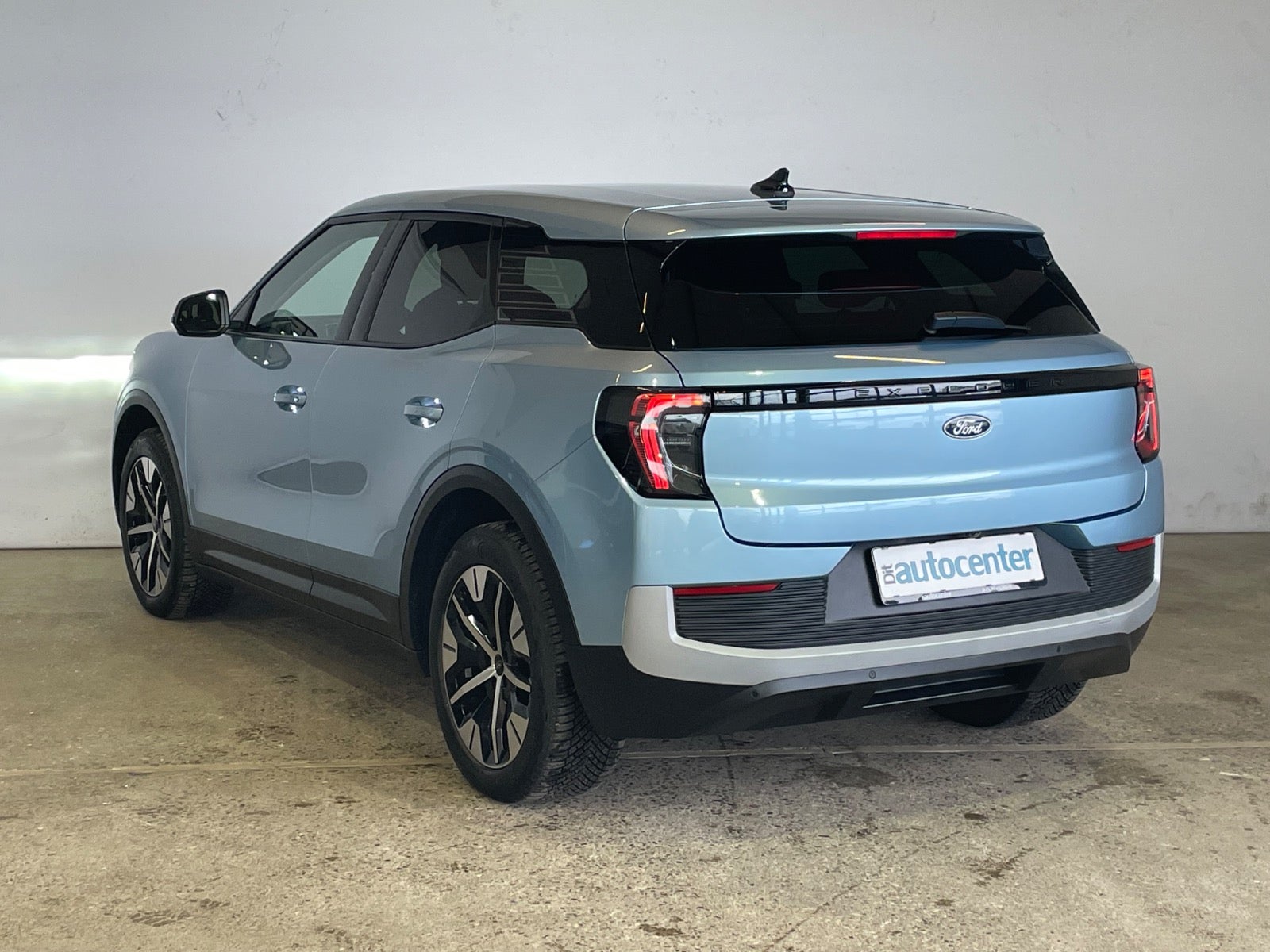 Ford Explorer Select Extended Range AWD