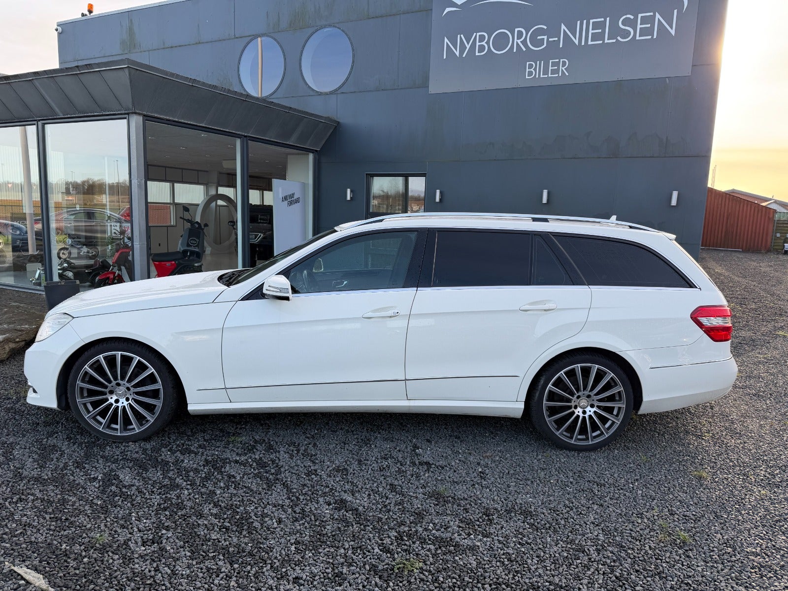Billede af Mercedes E220 2,2 CDi Avantgarde stc. aut. BE