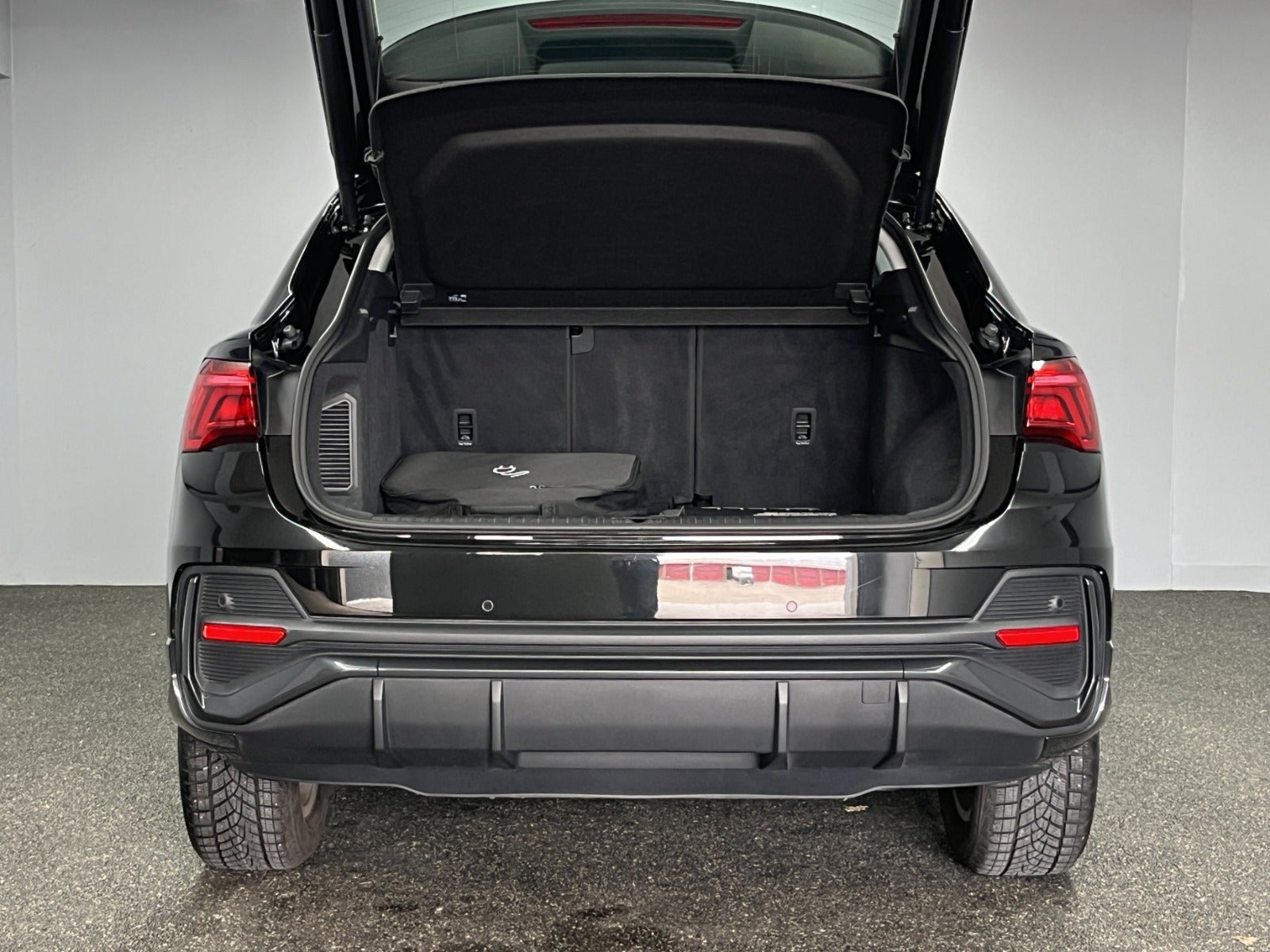 Billede af Audi Q3 45 TFSi e Attitude plus Sportback S-tr.